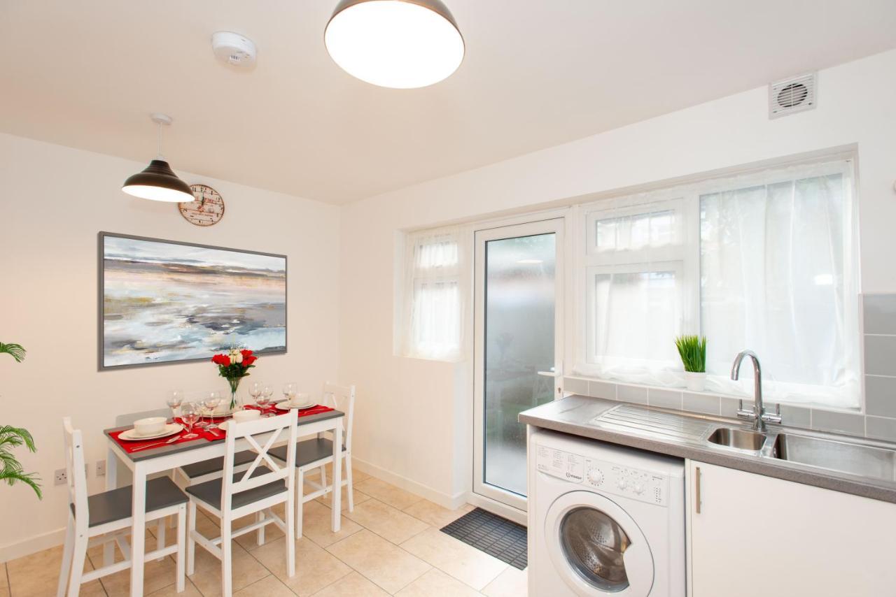 Stunning Four Bedroom House Close To Excel, O2 & Central London With Free Parking Exterior foto
