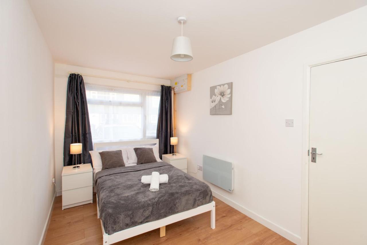 Stunning Four Bedroom House Close To Excel, O2 & Central London With Free Parking Exterior foto